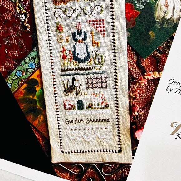 "G" Is For Grandma Alphabet Sampler Pattern & Thread Pack - Thea Dueck Victorian - Picture 5 of 10